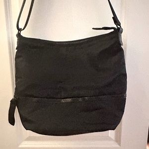 Lululemon crossbody Bag - Mint Condition